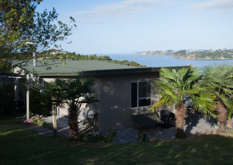 Sails Visit Waiheke Holiday Houses